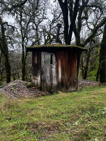 23040 Poonkinney Rd, Covelo, CA 95428