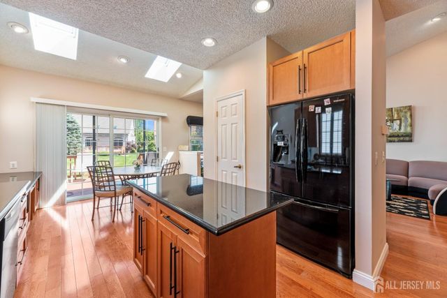 9 Westminster Drive, Monroe, NJ 08831