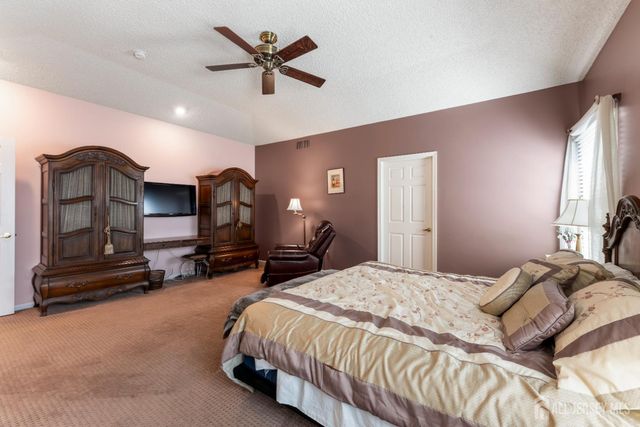 9 Westminster Drive, Monroe, NJ 08831
