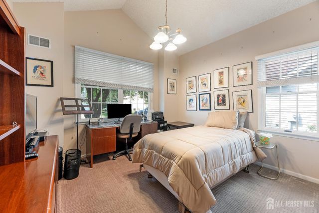 9 Westminster Drive, Monroe, NJ 08831