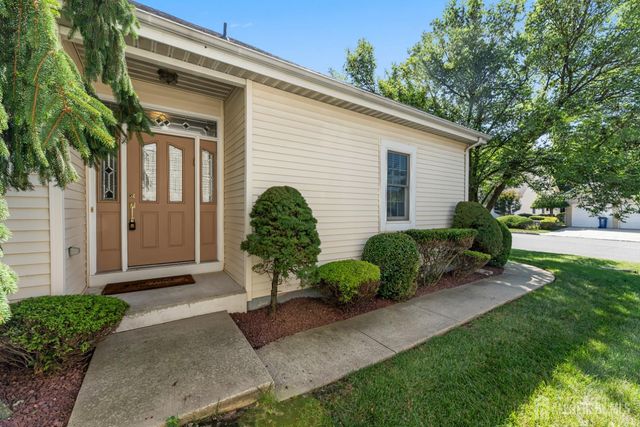 9 Westminster Drive, Monroe, NJ 08831