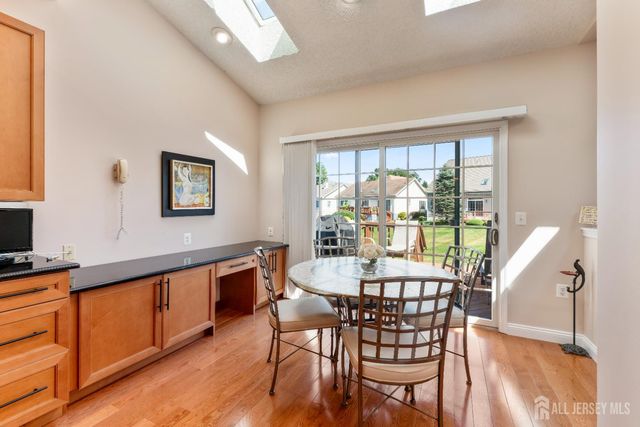 9 Westminster Drive, Monroe, NJ 08831