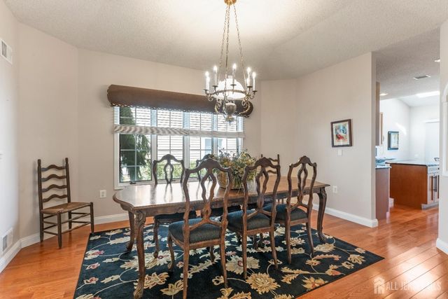 9 Westminster Drive, Monroe, NJ 08831