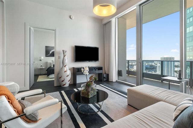 200 Biscayne Boulevard Way 5211, Miami, FL 33131