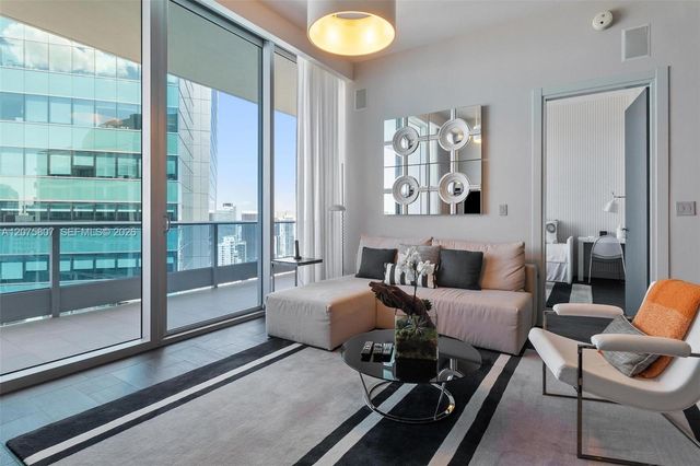 200 Biscayne Boulevard Way 5211, Miami, FL 33131