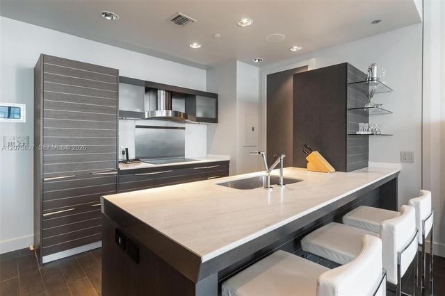 200 Biscayne Boulevard Way 5211, Miami, FL 33131