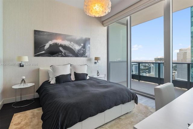 200 Biscayne Boulevard Way 5211, Miami, FL 33131