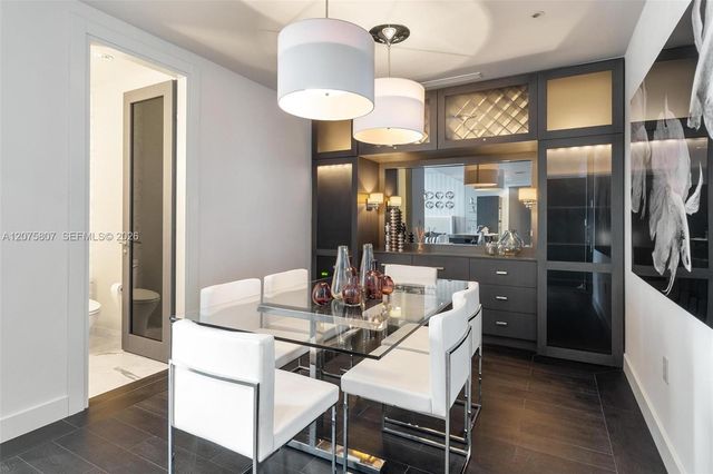 200 Biscayne Boulevard Way 5211, Miami, FL 33131
