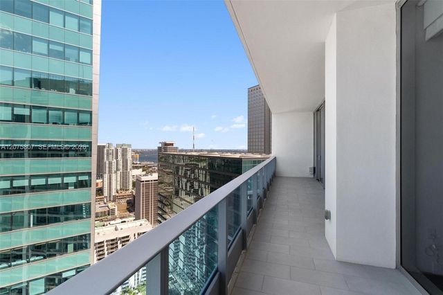 200 Biscayne Boulevard Way 5211, Miami, FL 33131