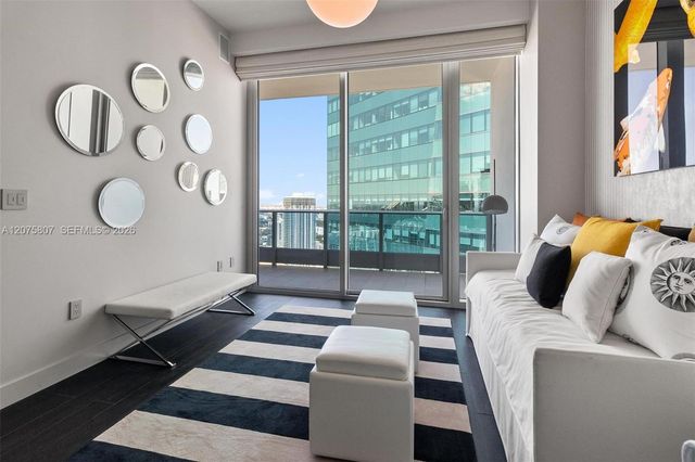 200 Biscayne Boulevard Way 5211, Miami, FL 33131