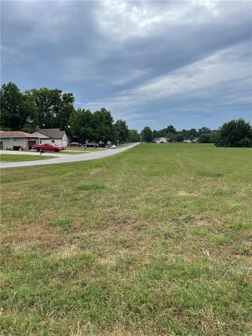 Jackson Street, El Dorado Springs, MO 64744