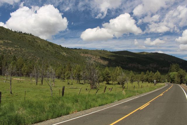 23411 W Langell Valley Road, Bonanza, OR 97623