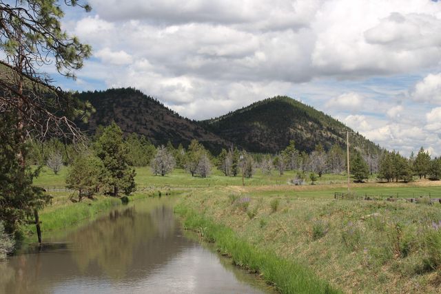 23411 W Langell Valley Road, Bonanza, OR 97623