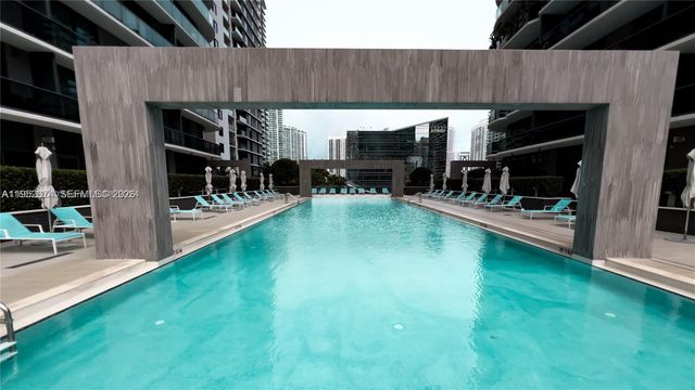 55 SW 9th St 2305, Miami, FL 33130