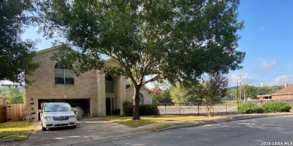 8206 Piney Wood Run, San Antonio, TX 78255