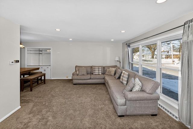 9605 W Fiebrantz AVENUE, Wauwatosa, WI 53222