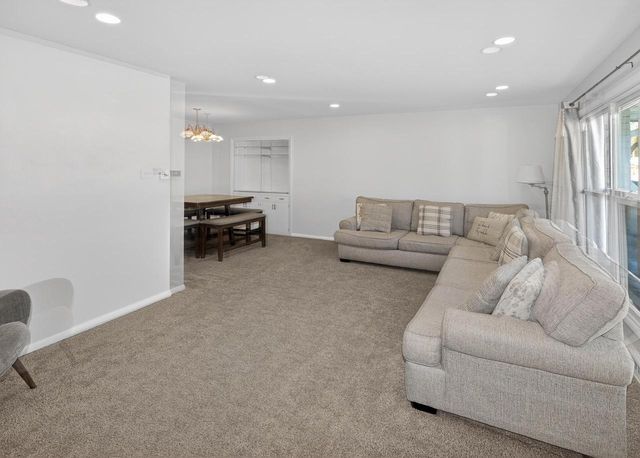 9605 W Fiebrantz AVENUE, Wauwatosa, WI 53222