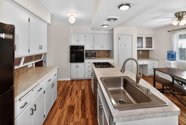 9605 W Fiebrantz AVENUE, Wauwatosa, WI 53222