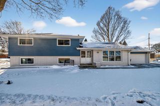 9605 W Fiebrantz AVENUE, Wauwatosa, WI 53222