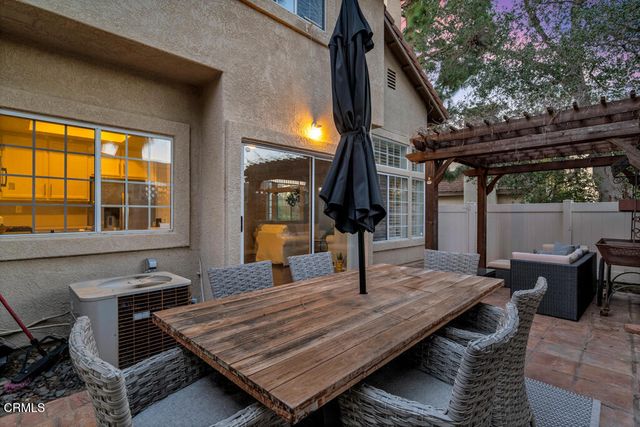1092 Amberton Lane, Newbury Park, CA 91320