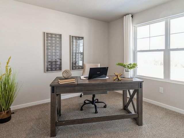 2135 Bluff Heights Drive, Shakopee, MN 55379