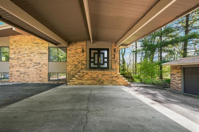 2135 Derfla Drive, Saint Joseph, MI 49085
