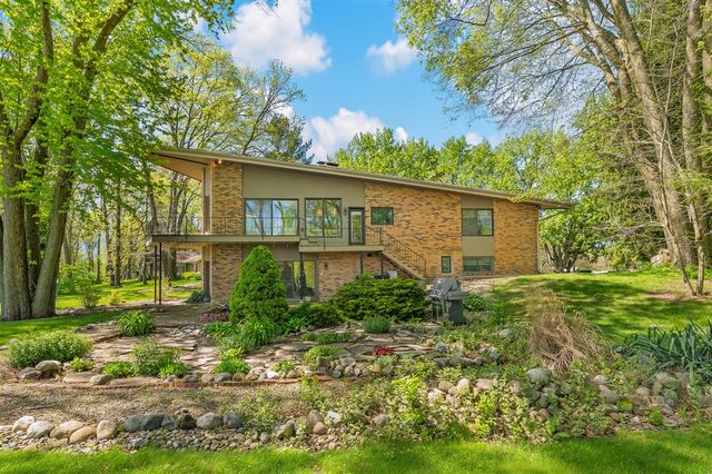 2135 Derfla Drive, Saint Joseph, MI 49085