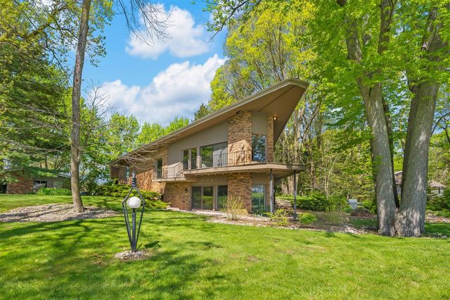 2135 Derfla Drive, Saint Joseph, MI 49085