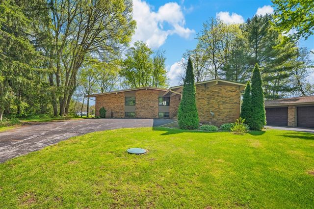 2135 Derfla Drive, Saint Joseph, MI 49085