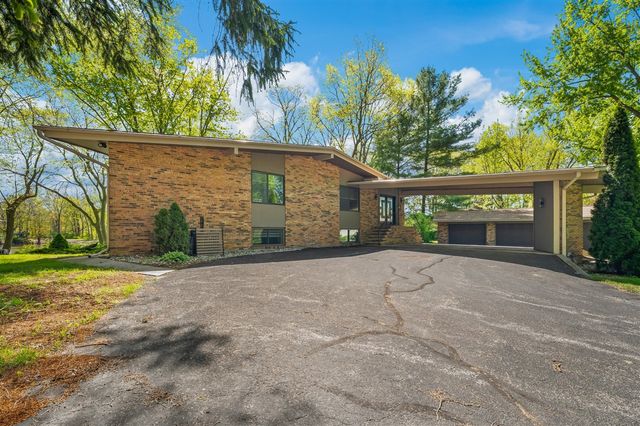 2135 Derfla Drive, Saint Joseph, MI 49085