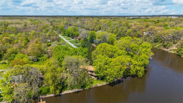 2135 Derfla Drive, Saint Joseph, MI 49085
