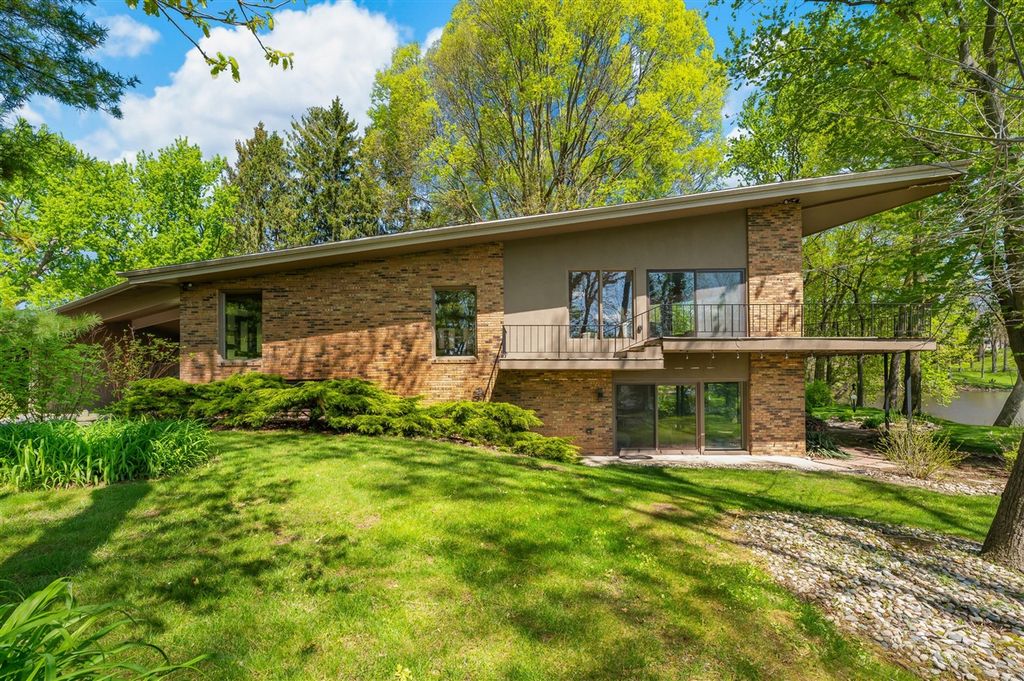 2135 Derfla Drive, Saint Joseph, MI 49085