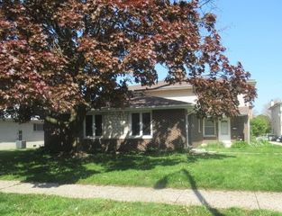 10429 Austin Avenue A, Oak Lawn, IL 60453