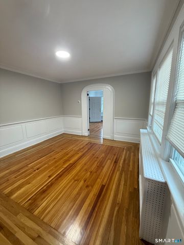 293 Beechmont Avenue 2nd floor, Bridgeport, CT 06606