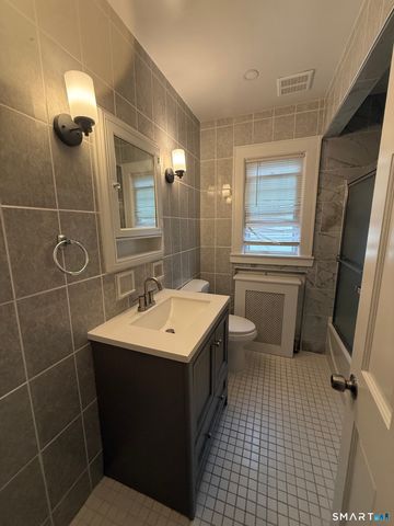 293 Beechmont Avenue 2nd floor, Bridgeport, CT 06606