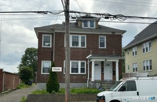 293 Beechmont Avenue 2nd floor, Bridgeport, CT 06606