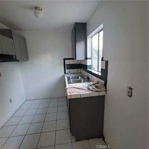 2632 W 16th, Los Angeles, CA 90019