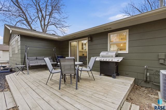 1405 E Otonka Trl Trail, Sioux Falls, SD 57103