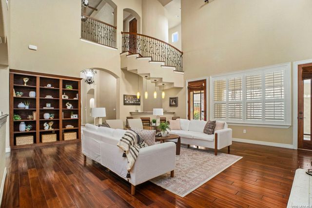 213 Chattington, Castle Hills, TX 78213