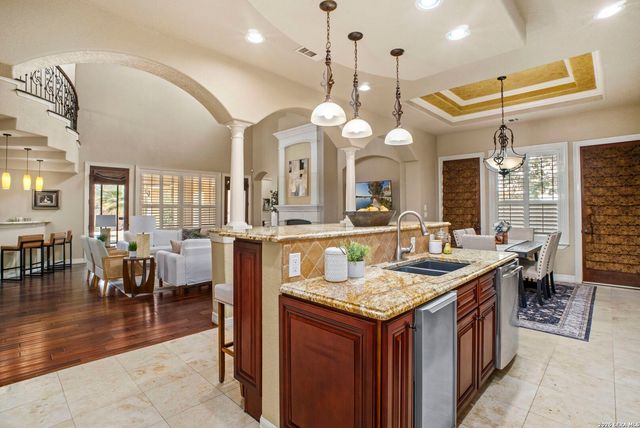 213 Chattington, Castle Hills, TX 78213