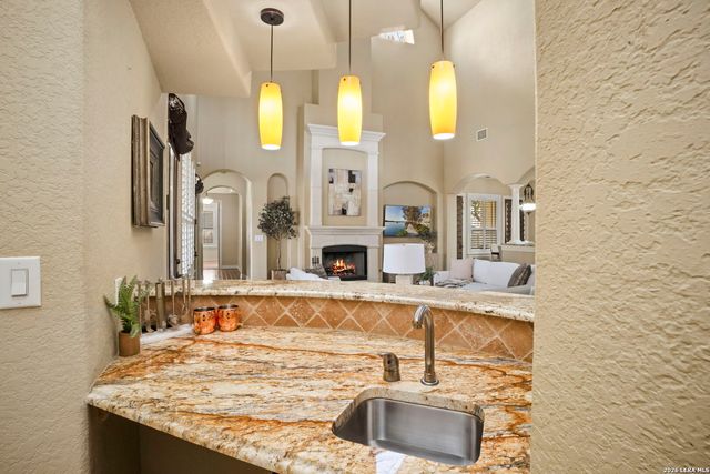 213 Chattington, Castle Hills, TX 78213