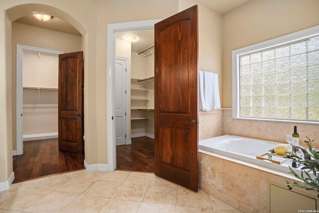 213 Chattington, Castle Hills, TX 78213