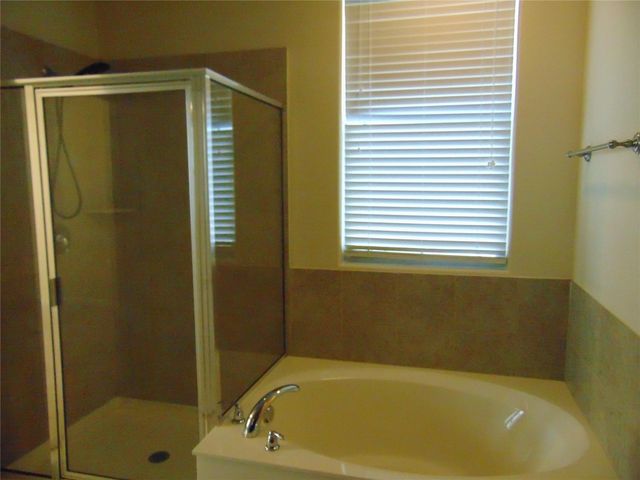 1076 Sanders, Kyle, TX 78640