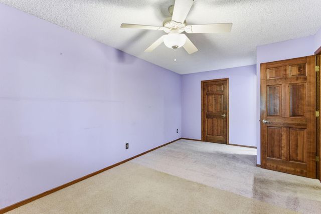 400 Interlachen Road, Burnsville, MN 55306