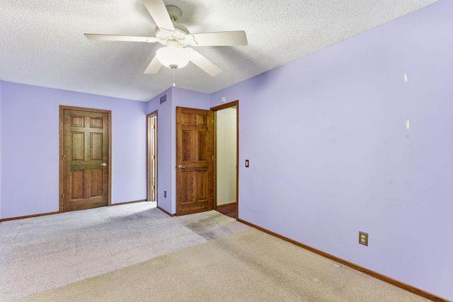 400 Interlachen Road, Burnsville, MN 55306