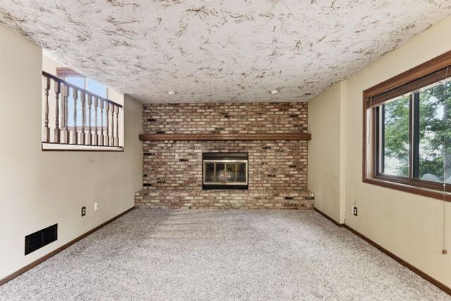 400 Interlachen Road, Burnsville, MN 55306