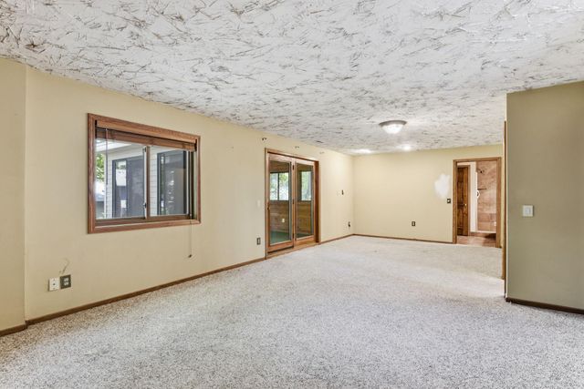400 Interlachen Road, Burnsville, MN 55306