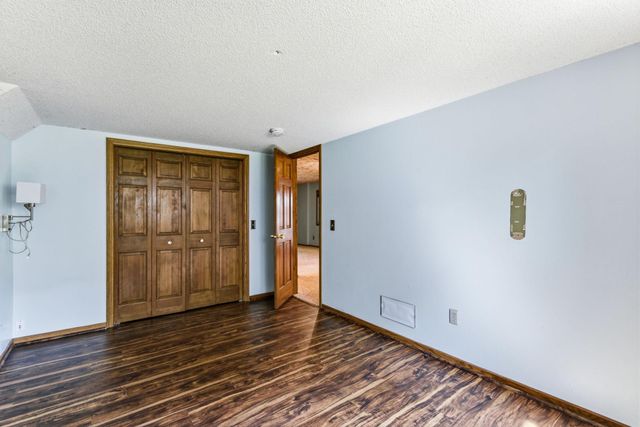 400 Interlachen Road, Burnsville, MN 55306