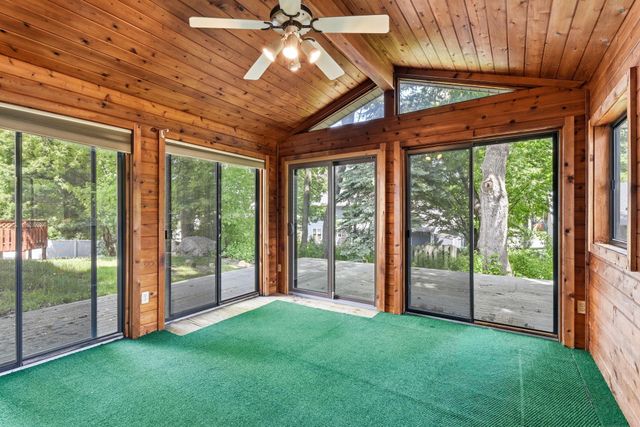 400 Interlachen Road, Burnsville, MN 55306
