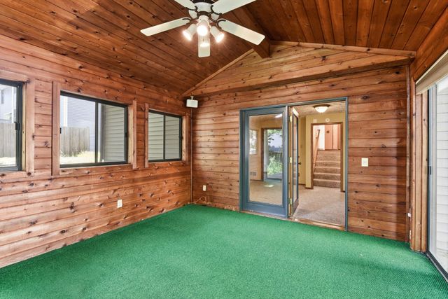 400 Interlachen Road, Burnsville, MN 55306